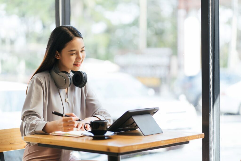 découvrez les obligations des auto-entrepreneurs vis-à-vis de la mutuelle et de l'urssaf. informez-vous sur les types de couvertures nécessaires, les démarches à suivre et les implications juridiques pour assurer une protection optimale tout en respectant la législation en vigueur.