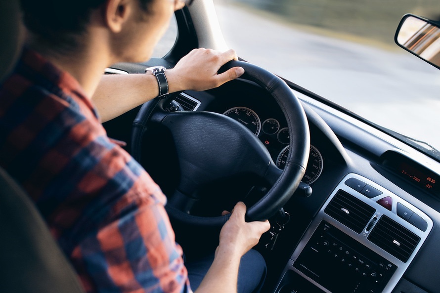 découvrez notre guide complet sur l'assurance vtc, une protection essentielle pour les chauffeurs de voiture de transport avec chauffeur. protégez votre activité et vos passagers grâce à des conseils sur les meilleures garanties, les tarifs, et les obligations légales.